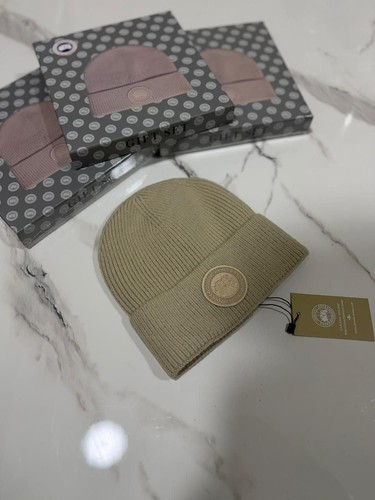Canada goose beanie new - beanie,