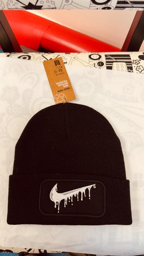 Swoosh style embroidered - swoosh,